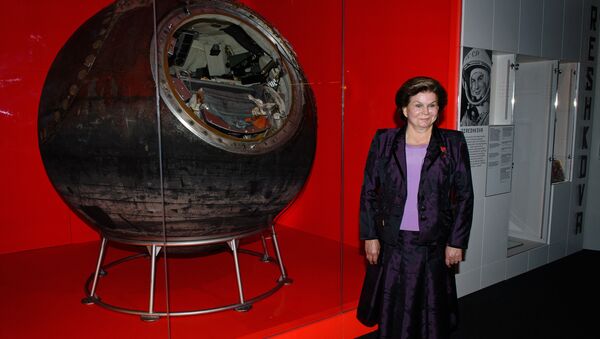 Терешкова на открытии выставке в Лондоне - Sputnik Молдова
