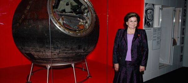 Терешкова на открытии выставке в Лондоне - Sputnik Молдова