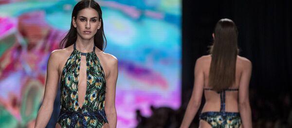 Неделя моды Gindi Tel Aviv Fashion Week в пятый раз представила публике как известных, так и будущих израильских модельеров. - Sputnik Молдова