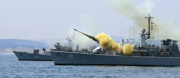 An anti-submarine rocket blasts off a rocket launcher from the Bulgarian navy frigate Drazki during the BREEZE 2014 military drill in the Black Sea - Sputnik Moldova-România