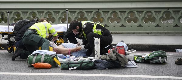 АВТОМОБИЛЬ ВЪЕХАЛ В ТОЛПУ ЛЮДЕЙ НА ВЕСТМИНСТЕРСКОМ МОСТУ В ЛОНДОНЕ АВТОМОБИЛЬ ВЪЕХАЛ В ТОЛПУ ЛЮДЕЙ НА ВЕСТМИНСТЕРСКОМ МОСТУ В ЛОНДОНЕ - Sputnik Молдова