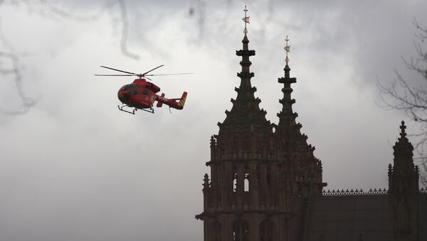Deputații britanici sunt blocați în Parlament, un elicopter survolează zona - Sputnik Moldova