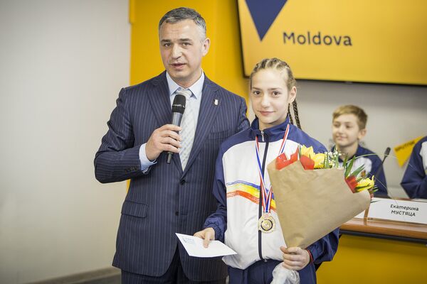 Валерий Заболотный и Стефания Татару - Sputnik Молдова