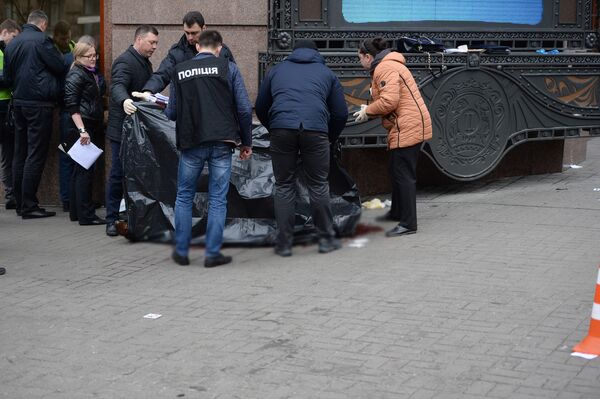 А сам убийца ранен и тщательно охраняется украинскими силовиками. - Sputnik Молдова