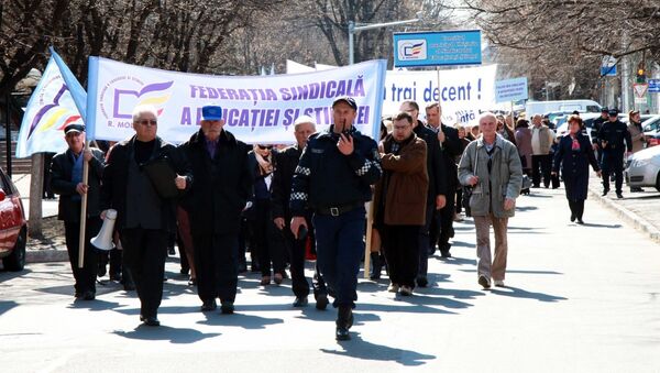 Pedagogii au reluat acțiunile de protest - Sputnik Moldova