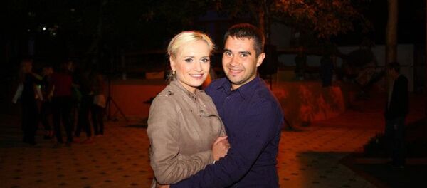 Anișoara Loghin cu un prieten Anișoara Loghin cu un prieten - Sputnik Moldova-România