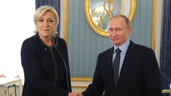 Президент РФ В. Путин встретился с лидером партии Франции Национальный фронт М. Ле Пен - Sputnik Moldova-România