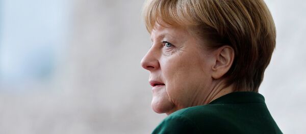 German Chancellor Angela Merkel awaits the arrival of the new European Parliament President Antonio Tajani at the Chancellery in Berlin, Germany, February 24, 2017. - Sputnik Moldova-România