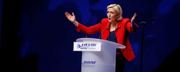 Кандидат в президенты Франции Марин Ле Пен Кандидат в президенты Франции Марин Ле Пен - Sputnik Moldova-România