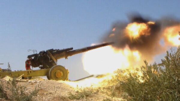 Сирийские солдаты сражаются с боевиками на севере провинции Хама - Sputnik Молдова
