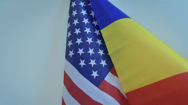 Tricolorul românesc și drapelul SUA - Sputnik Moldova-România