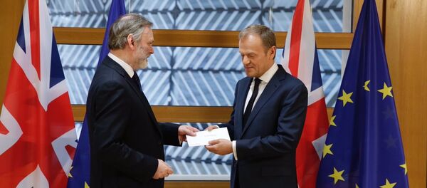 Reprezentantul Marii Britaniei a înmânat notificarea oficială cu privire la ieșirea Marii Britanii din UE Reprezentantul Marii Britaniei a înmânat notificarea oficială cu privire la ieșirea Marii Britanii din UE - Sputnik Moldova-România