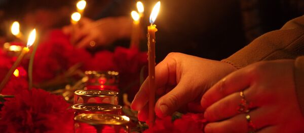 Цветы в память о погибших в метро Санкт–Петербурга - Sputnik Молдова