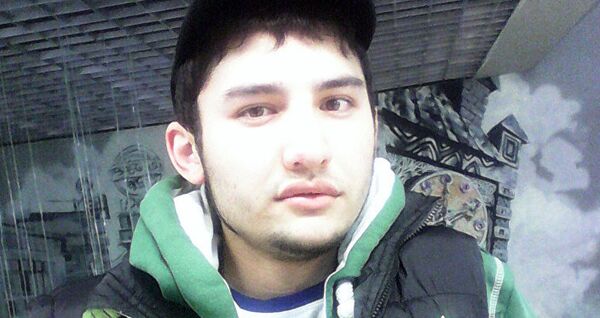 Следственный комитет России назвал имя мужчины, который, по оперативным данным, устроил взрыв в петербургском метро (Фотография из аккаунта сети Вконтанте Акбаржона Джалилова 1995 года рождения). Следственный комитет России назвал имя мужчины, который, по оперативным данным, устроил взрыв в петербургском метро (Фотография из аккаунта сети Вконтанте Акбаржона Джалилова 1995 года рождения). - Sputnik Молдова