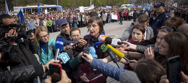 Тем более, что министр просвещения Корина Фусу даже не подошла к протестующим Тем более, что министр просвещения Корина Фусу даже не подошла к протестующим - Sputnik Moldova