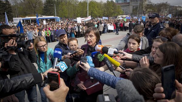 Тем более, что министр просвещения Корина Фусу даже не подошла к протестующим - Sputnik Moldova