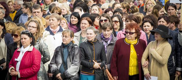 Они все еще ждут, жалеют учеников, которым нужны знания, и не перестают выходить на работу Они все еще ждут, жалеют учеников, которым нужны знания, и не перестают выходить на работу - Sputnik Молдова