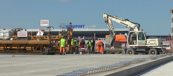 В аэропорту Кишинева строят вторую взлетно-посадочную полосу В аэропорту Кишинева строят вторую взлетно-посадочную полосу - Sputnik Молдова