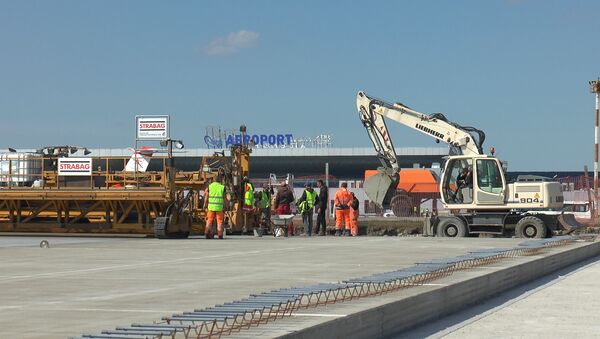 В аэропорту Кишинева строят вторую взлетно-посадочную полосу - Sputnik Молдова