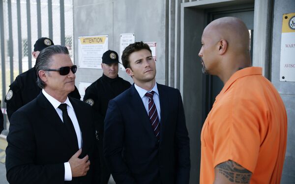 Кадр из фильма Форсаж 8 - Sputnik Молдова