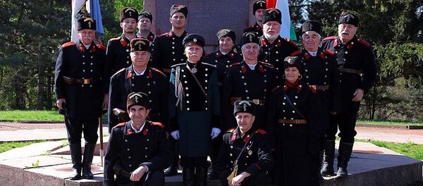 Мужчины в костюмах болгарских ополченцев периода Русско-турецкий войны 1877-1878 годов - Sputnik Молдова