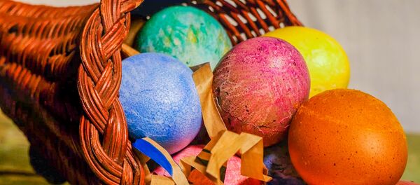 Как приготовить натуральные краски для яиц на Пасху - Sputnik Молдова