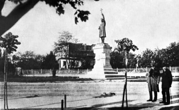 Памятник Штефану Великому в Кишиневе, межвоенный период - Sputnik Молдова