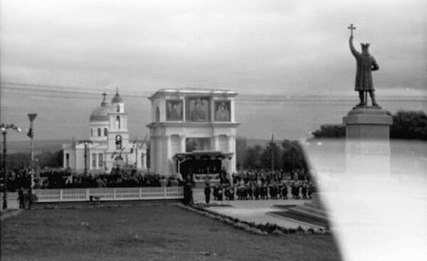 Памятник Штефану Великому в Кишиневе на своем втором месте пребывания - Sputnik Молдова