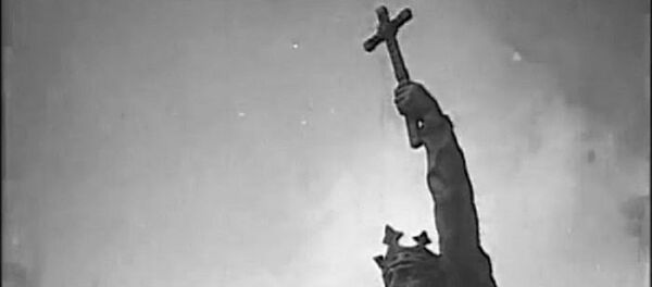 Штефан Великий с деревянным крестом - Sputnik Moldova