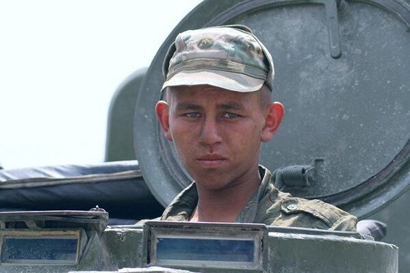 Российский солдат на марше. - Sputnik Молдова