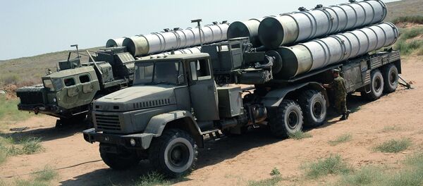 An S-300 surface-to-air missile system - Sputnik Moldova-România