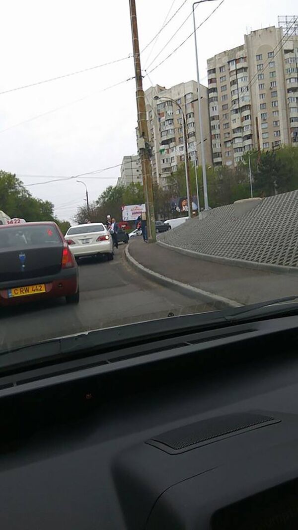 В одной из попавших в ДТП машин находился адвокат Валериан Мынзат В одной из попавших в ДТП машин находился адвокат Валериан Мынзат - Sputnik Молдова