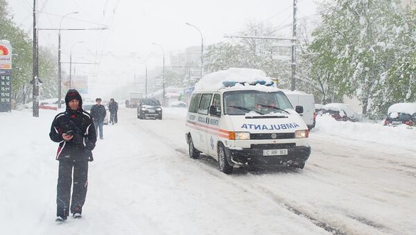 Снегопад в Кишиневе 21.04.2017 - Sputnik Moldova