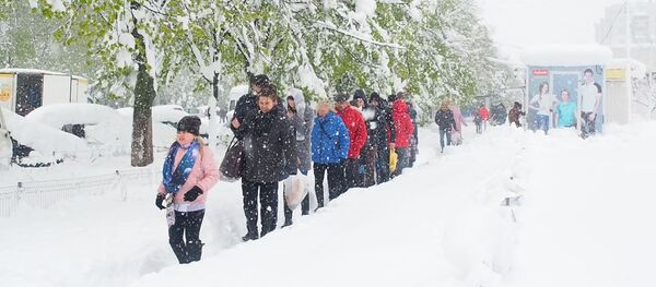 Снегопад в Кишиневе 21.04.2017 - Sputnik Молдова