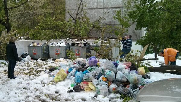 Grămezi de gunoi în Chișinău 23.04.2017 - Sputnik Moldova