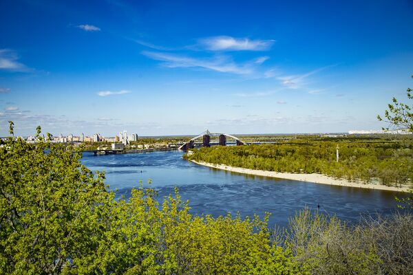 Вид на реку Днепр с обзорной площадки - Sputnik Молдова