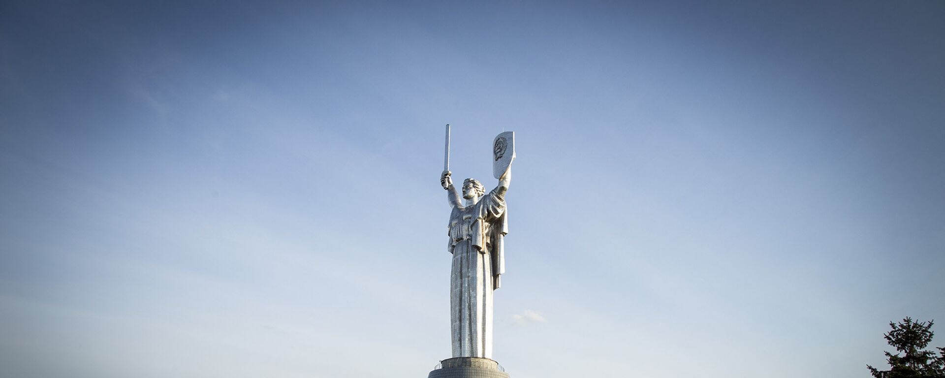 Monumentul Patria Mamă din Kiev   - Sputnik Moldova, 1920, 15.08.2021