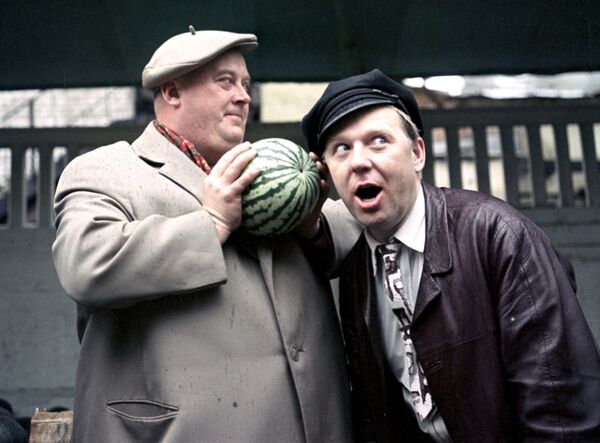 Артист кино Евгений Моргунов и артист цирка Олег Попов Артист кино Евгений Моргунов и артист цирка Олег Попов - Sputnik Молдова