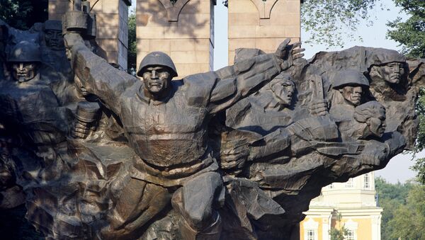 Мемориал Славы в Парке имени 28 гвардейцев-панфиловцев - Sputnik Молдова