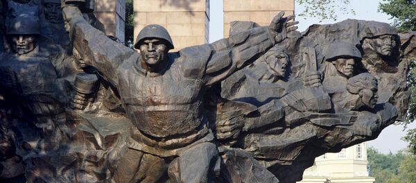 Мемориал Славы в Парке имени 28 гвардейцев-панфиловцев Мемориал Славы в Парке имени 28 гвардейцев-панфиловцев - Sputnik Молдова