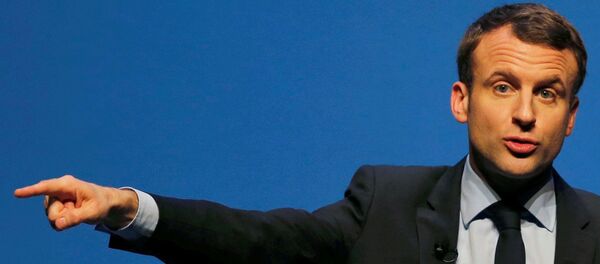 Кандидат в президенты Франции Эммануэль Макрон - Sputnik Молдова