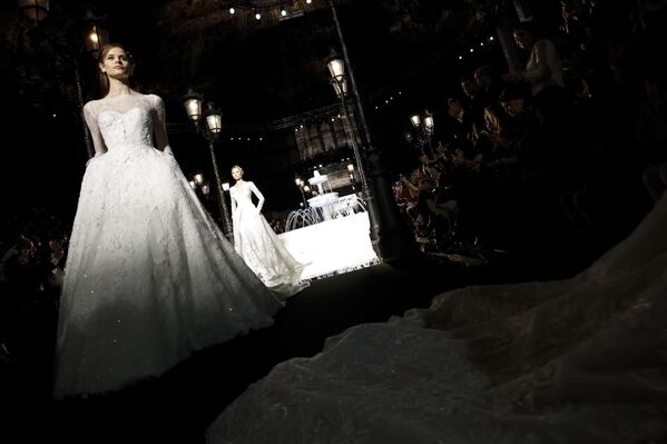Модели в платьях невест - Sputnik Молдова