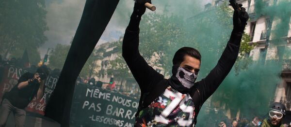 Беспорядки в Париже, архивное фото.  - Sputnik Молдова