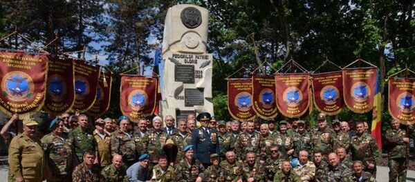 Открытие памятника афганцам, чернобыльцам и комбатантам в Единцах Открытие памятника афганцам, чернобыльцам и комбатантам в Единцах - Sputnik Молдова