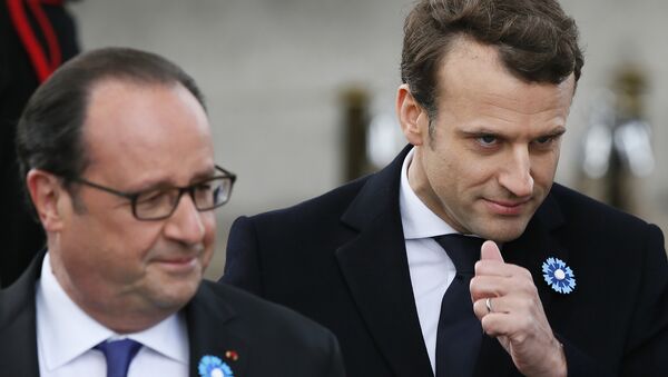 Президент Франции Франсуа Олланд и избранный президент Франции Эммануэль Макрон - Sputnik Молдова