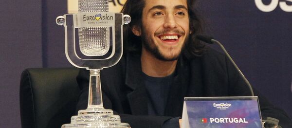 Победителем песенного конкурса Евровидение-2017 стал участник из Португалии Сальвадор Собрал - Sputnik Молдова