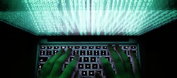 A man types on a computer keyboard A man types on a computer keyboard - Sputnik Молдова