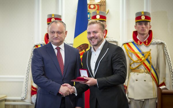 Президент Игорь Додон наградил группу Sunstroke Project - Sputnik Молдова