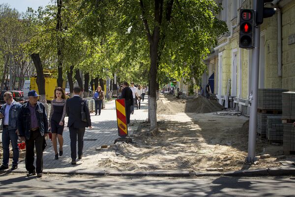 În asemenea condiții, primblarea prin Chișinău este o adevărată provocare. - Sputnik Moldova