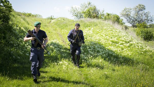 Почетный берет пограничной полиции  - Sputnik Молдова
